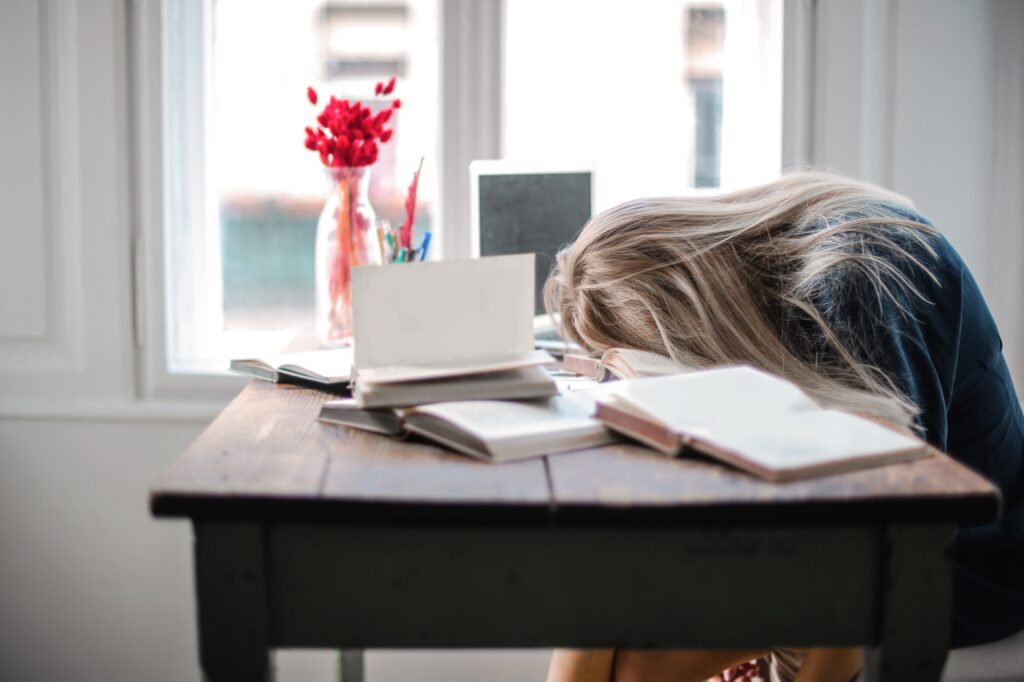 Why does working from home make me tired? Get insight and solutions to fatigue when working from home here