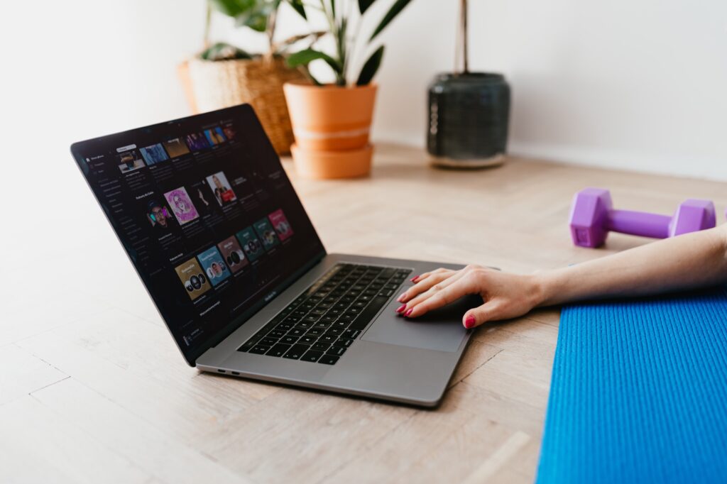 A home office and gym combo should cater for both the working and workout needs you have