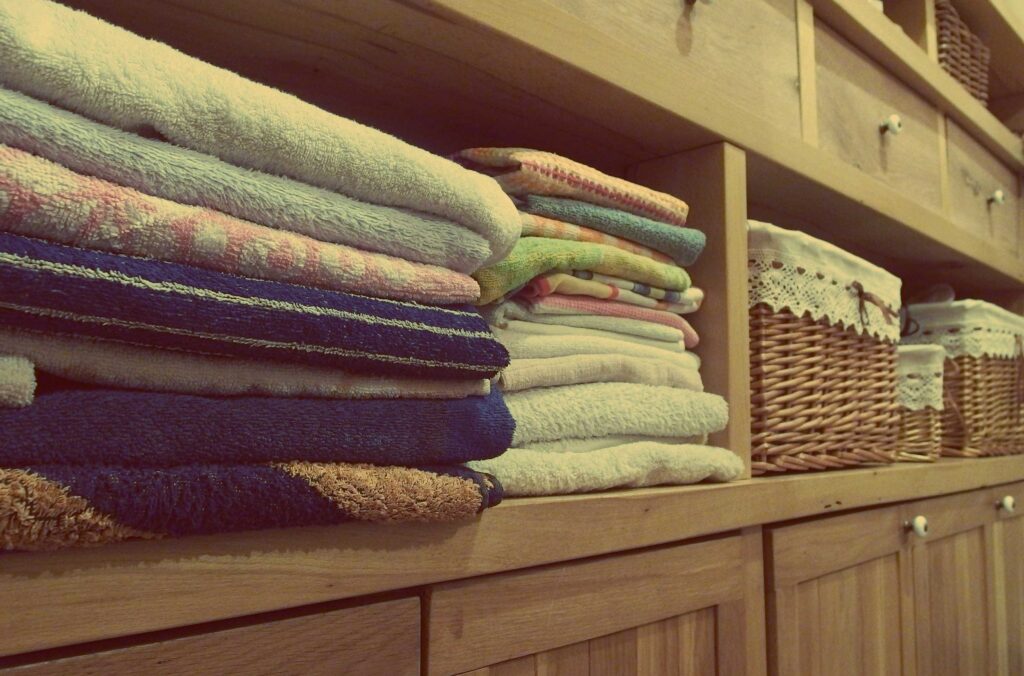 Keeping everything organized is key to combining af home office and laundry room